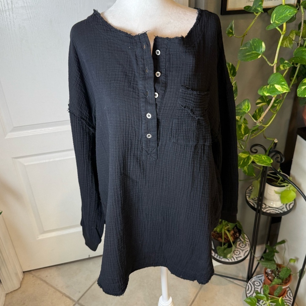 7 For All Mankind Textured Black Button Cotton Down Shirt frayed hem, size Small